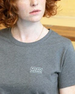 Le T-shirt Brodé Maman Adorée En Coton Bio Gris Chiné 7 Le T-shirt Brodé Maman Adorée En Coton Bio Gris Chiné -Bijoux Magasin 1 261ab2b7 82fb 4503 82a5 3c3242920d30