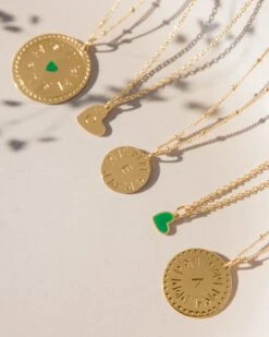 La Médaille Initiale - Dorée à L'or Fin 24 Carats - 15mm 37 La Médaille Initiale - Dorée à L'or Fin 24 Carats - 15mm -Bijoux Magasin 23713B 1