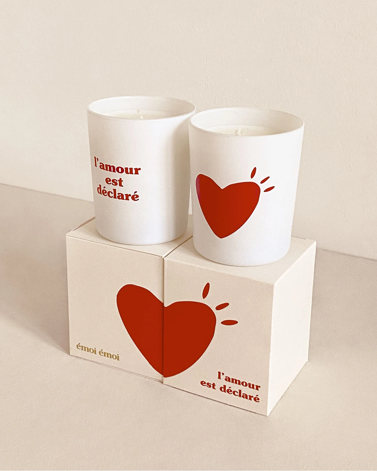 La Bougie L'amour Est Déclaré En Cire Végétale - Senteur Figuier - Rouge 4 La Bougie L'amour Est Déclaré En Cire Végétale - Senteur Figuier - Rouge – Image 2