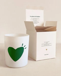 La Bougie La Maison Du Bonheur En Cire Végétale - Senteur Ambre - Vert Sapin -Bijoux Magasin 23SBougielamaisondubonheurvertemoiemoi IMG 7610web