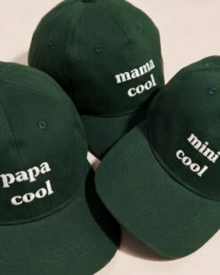 La Casquette Brodée Mini Cool - Vert Sapin 15 La Casquette Brodée Mini Cool - Vert Sapin -Bijoux Magasin 23SCasquettevertemamacool casquettevertepapacool casquetteverteminicool emoiemoi 26 321web
