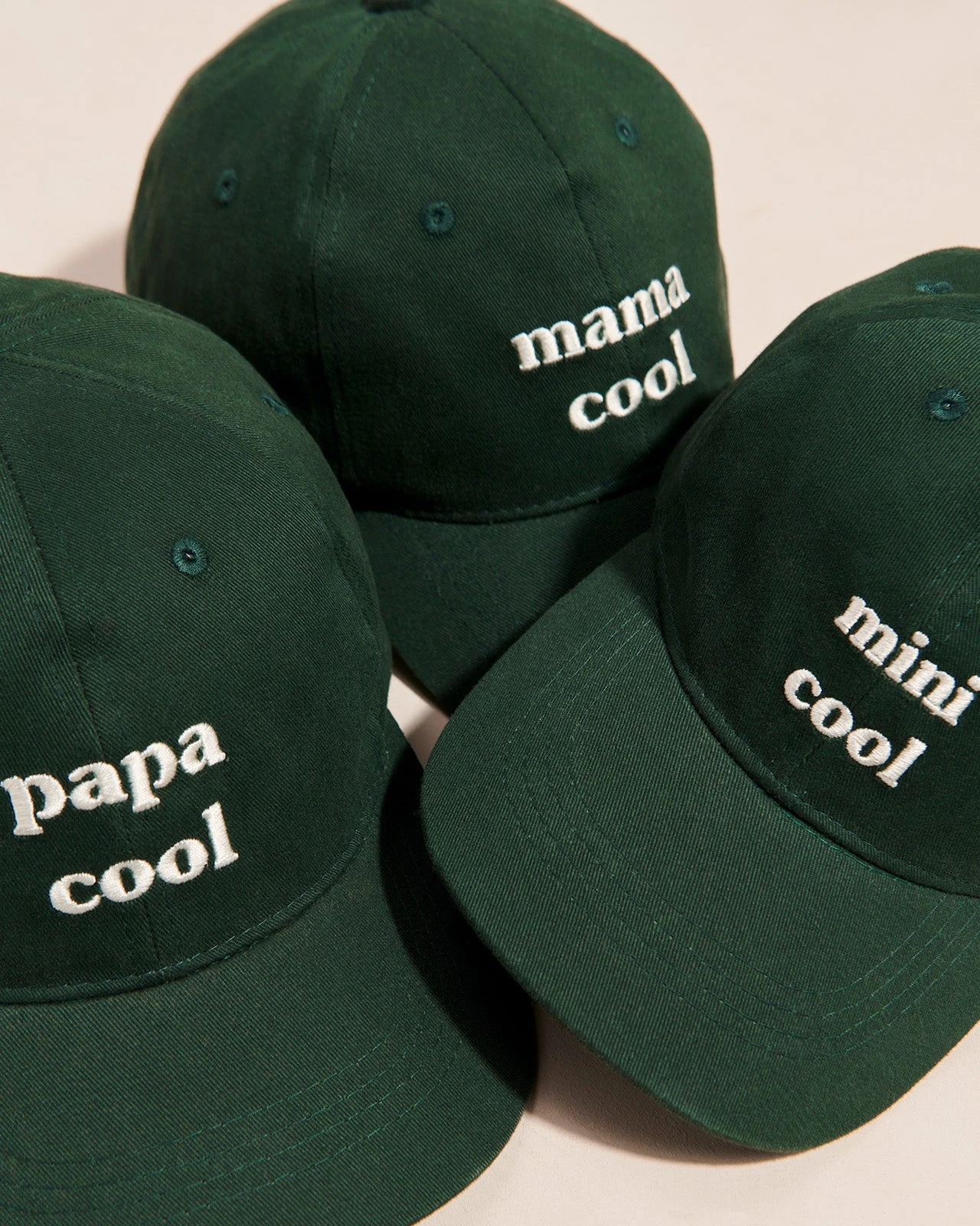 La Casquette Brodée Mini Cool - Vert Sapin 7 La Casquette Brodée Mini Cool - Vert Sapin – Image 5