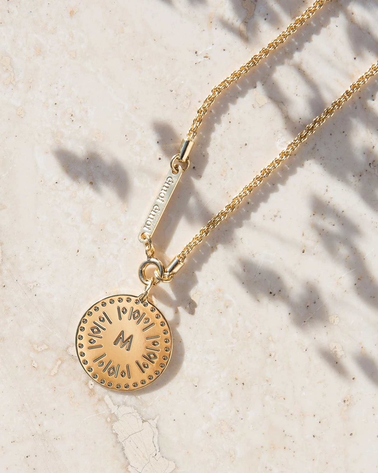 Le Collier Torsadé Doré à L'or Fin 24 Carats 9 Le Collier Torsadé Doré à L'or Fin 24 Carats – Image 7