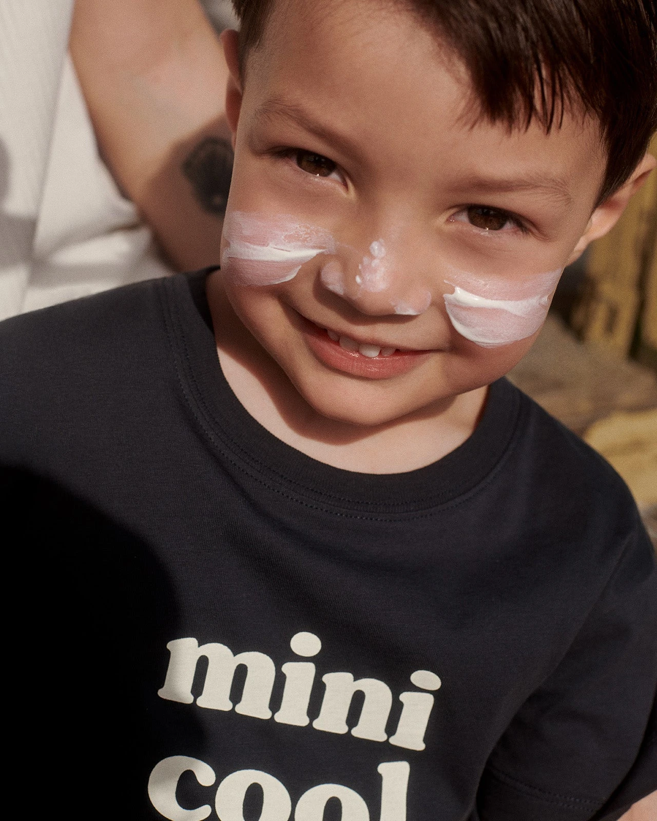 Le T-shirt Mini Cool En Coton Bio - Charbon 4 Le T-shirt Mini Cool En Coton Bio - Charbon – Image 2