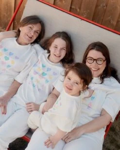 Le T-shirt Mama Love En Coton Bio - Blanc -Bijoux Magasin 23SFamilleMamaLoveAquarelleTSadulteenfantallaitement pantalonlarsblanc jeanblanc Mamalove emoiemoi 12 2730web 67cc02b8 c5f7 4fb6 949e 0472d4e45644