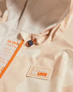 L'imperméable Nuages Enfant - Latte - Flotte X émoi émoi -Bijoux Magasin 23SImpermeablenuageenfantFlotteemoiemoi HD 0280web