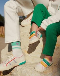 Les Chaussettes Love Runs The World Adulte - Blanc -Bijoux Magasin 23SJeanecru pantalonlarsvert basketsSupergaenfant Mamalove emoiemoi 07 1423web