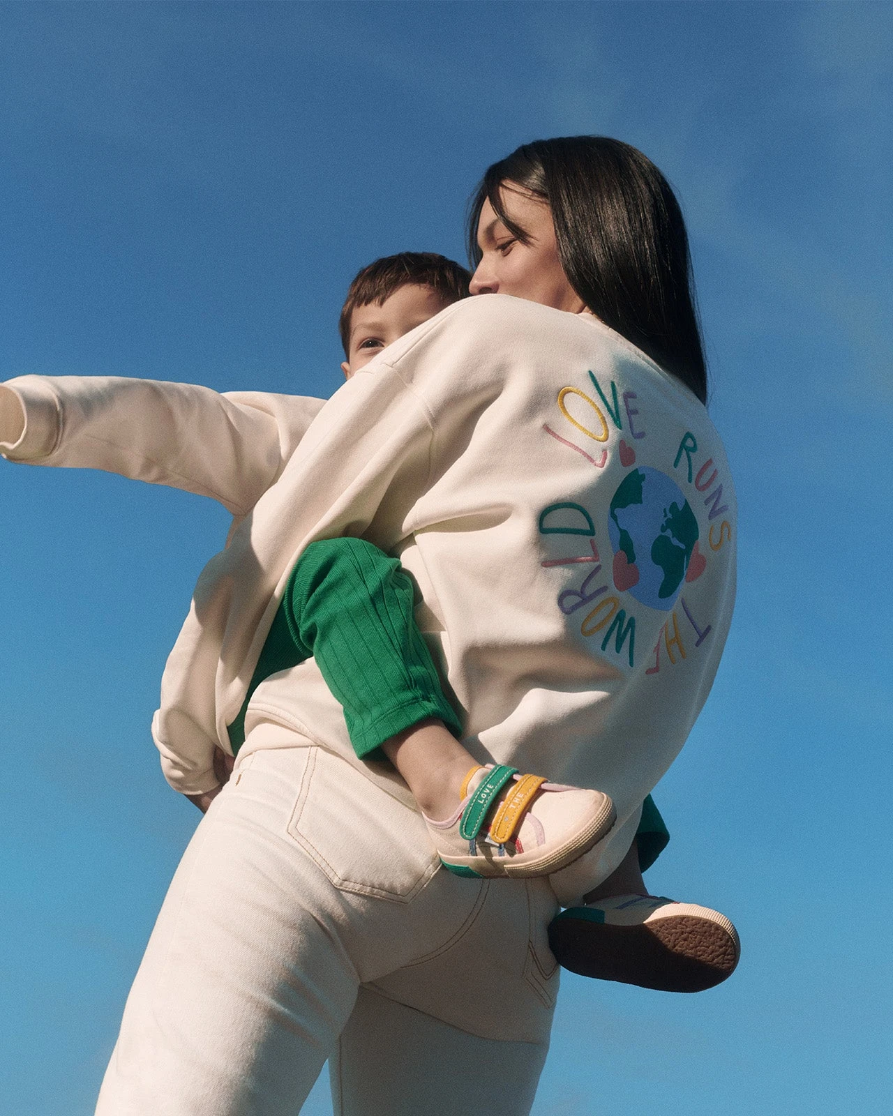 Le Sweat Love Runs The World Enfant En Coton Bio - Blanc 8 Le Sweat Love Runs The World Enfant En Coton Bio - Blanc – Image 6