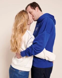 Le Hoodie Papa Super Super Cool - Bleu -Bijoux Magasin 23SSweatbleupapasupersupercoolhomme sweatblancmamancoolfemme emoiemoi 17 1864web