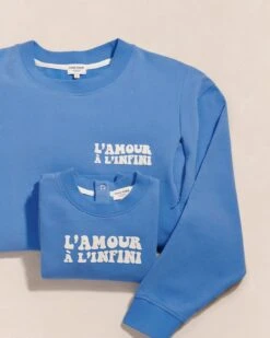 Le Sweat D'allaitement L'amour à L'infini - Bleu -Bijoux Magasin 23SSweatl amoural infiniallaitementSilkefemme sweatSammyenfant emoiemoi 03 183web 4521b6e8 da4f 4520 afcc d406a6b8029b