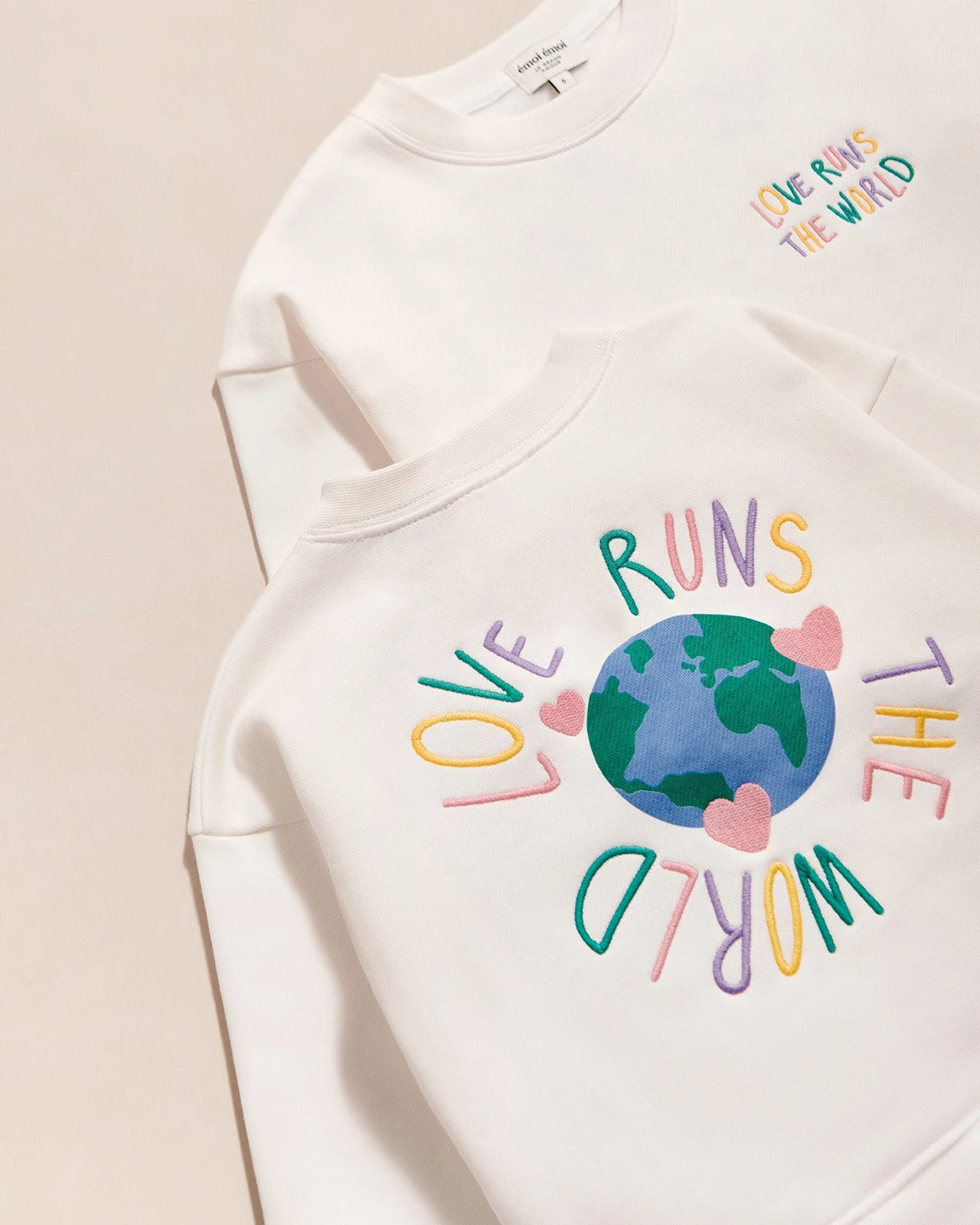 Le Sweat Love Runs The World Enfant En Coton Bio - Blanc 7 Le Sweat Love Runs The World Enfant En Coton Bio - Blanc – Image 5