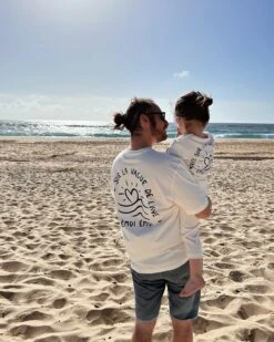 Le T-shirt Vague De Love Unisexe En Coton Bio - Blanc -Bijoux Magasin 23ST shirtVaguedeloveadulte T shirtVaguedeLoveenfant pantalonlarsivoireemoiemoi mel issabweb 02acc4f2 7121 45bd 94e7 65883f9e7573