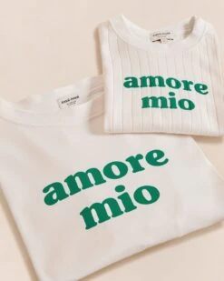 Le T-shirt Amore Mio Enfant En Coton Bio - Crème -Bijoux Magasin 23ST shirtamoremio duo EmoiEmoi25 01 220803web d64a291b 5a3a 4cd3 b14f a45d114207d5
