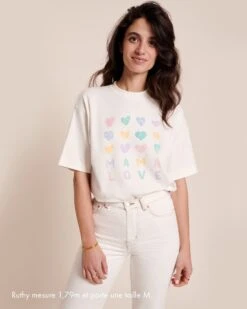 Le T-shirt Mama Love En Coton Bio - Blanc -Bijoux Magasin 23ST shirtcoeursmamalovefemme loverunsthewold jeanecru emoiemoi LOOK47 5546legendeweb f1f0e335 7c73 4e3f 9cc5 68dda24d89b3