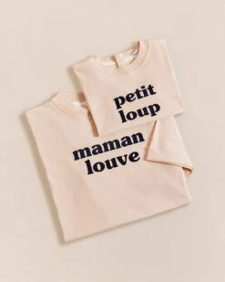 Le T-shirt Maman Louve En Coton Bio - Latte -Bijoux Magasin 23ST shirtfamilleloup T shirtmamanlouvelatte T shirtpetitlouplatte emoiemoi25 01 220580web