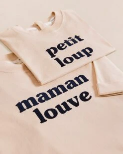 Le Duo De T-shirts Maman Louve X Petit Loup En Coton Bio - Latte -Bijoux Magasin 23ST shirtfamilleloup T shirtmamanlouvelatte T shirtpetitlouplatte emoiemoi25 01 220582web