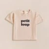 Le T-shirt Petit Loup En Coton Bio - Latte 1 Le T-shirt Petit Loup En Coton Bio - Latte -Bijoux Magasin 23ST shirtfamilleloup T shirtpetitlouplatte emoiemoi15 211116 FB OLYBE DAY2 1095web