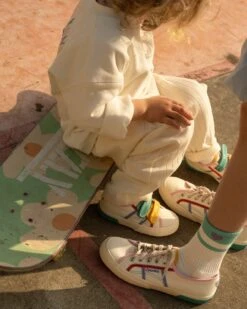 Les Chaussettes Love Runs The World Adulte - Blanc -Bijoux Magasin 23Sbasketsupergafemme basketsupergaenfant sweatloverunstheworldenfant pantalonlarsivoire pixelsfromanaisemoiemoi 0288web 008eabf0 f38e 4eea 8ddd 9f35273c9980