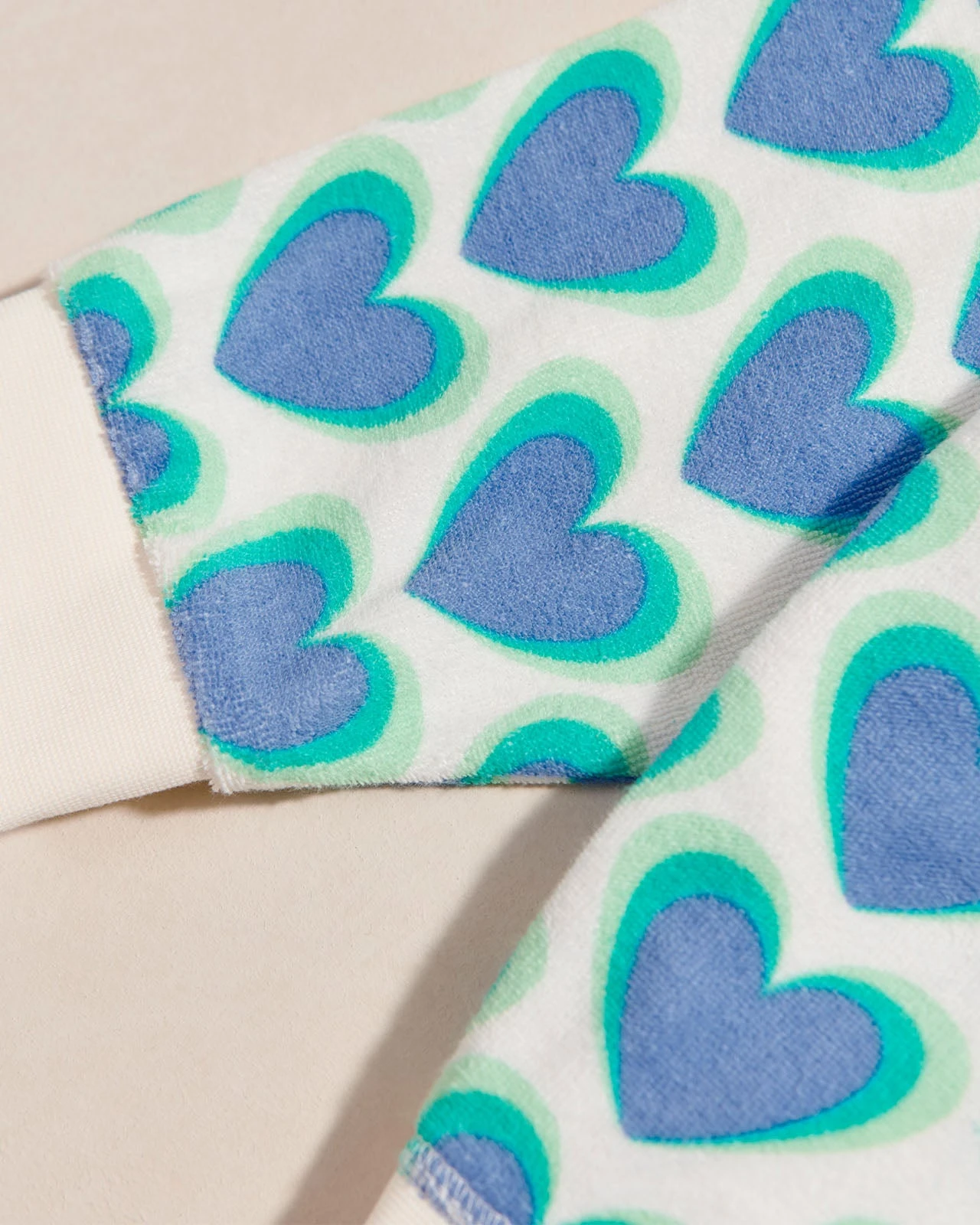 Le Sweat Sammy En éponge - Coeurs à L'infini 6 Le Sweat Sammy En éponge - Coeurs à L'infini – Image 4