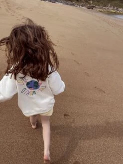 Le Sweat Love Runs The World Enfant En Coton Bio - Blanc 13 Le Sweat Love Runs The World Enfant En Coton Bio - Blanc -Bijoux Magasin 23Ssweatloverunstheworldenfant shortepongejaunebabybirdemoiemoi 4595HD