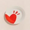 L'assiette Coeur Rouge Signature En Porcelaine