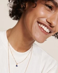 La Médaille Manon Petit Cœur Bleu - Dorée à L'or Fin 24 Carats - 7mm -Bijoux Magasin 23WBijouxbleus Medaillecoeurmanonbleusignature Chaineboules Chainesimple emoiemoi 03 233HD