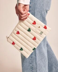 La Pochette Matelassée Coeurs - Message Au Choix - Crème -Bijoux Magasin 23WPochettecoeursrougesetverts TataLove emoiemoiweb