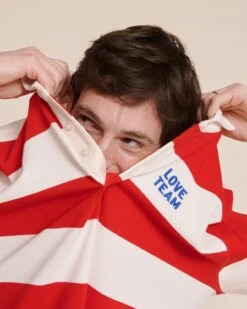 Le Polo Love Team Unisexe En Coton Bio - Rouge -Bijoux Magasin 23WPolorougePaulaLoveteamrayerouge blanc emoiemoi 06 658web