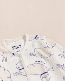 Le Pyjama Bébé Moutons De L'espace En Coton Bio Nid D'abeille - Blanc -Bijoux Magasin 23WPyjamamoutonsdel espacebebe emoiemoi 02 355web