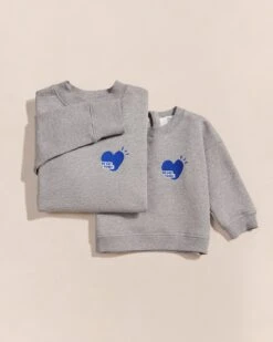 Le Sweat We Are Family Enfant En Coton Bio - Gris Chiné 13 Le Sweat We Are Family Enfant En Coton Bio - Gris Chiné -Bijoux Magasin 23WSweatwearefamilygrisadulte sweatwearefamilygrisenfant emoiemoi 02 295web
