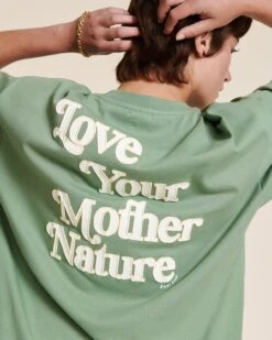 Le T-shirt Love Your Mother Nature Unisexe En Coton Bio - Vert Sauge 17 Le T-shirt Love Your Mother Nature Unisexe En Coton Bio - Vert Sauge -Bijoux Magasin 23WT shirtJijiMotherNature emoiemoi 04 361web