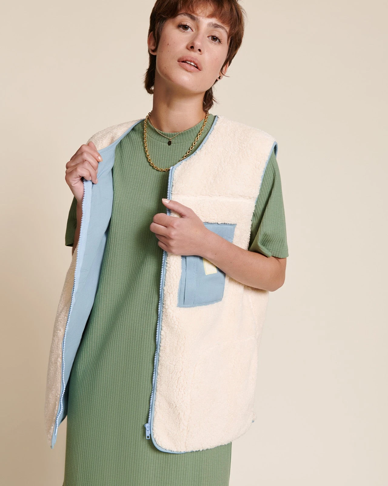 La Veste Vic Unisexe En Bouclette De Coton Bio - Crème 20 La Veste Vic Unisexe En Bouclette De Coton Bio - Crème – Image 18