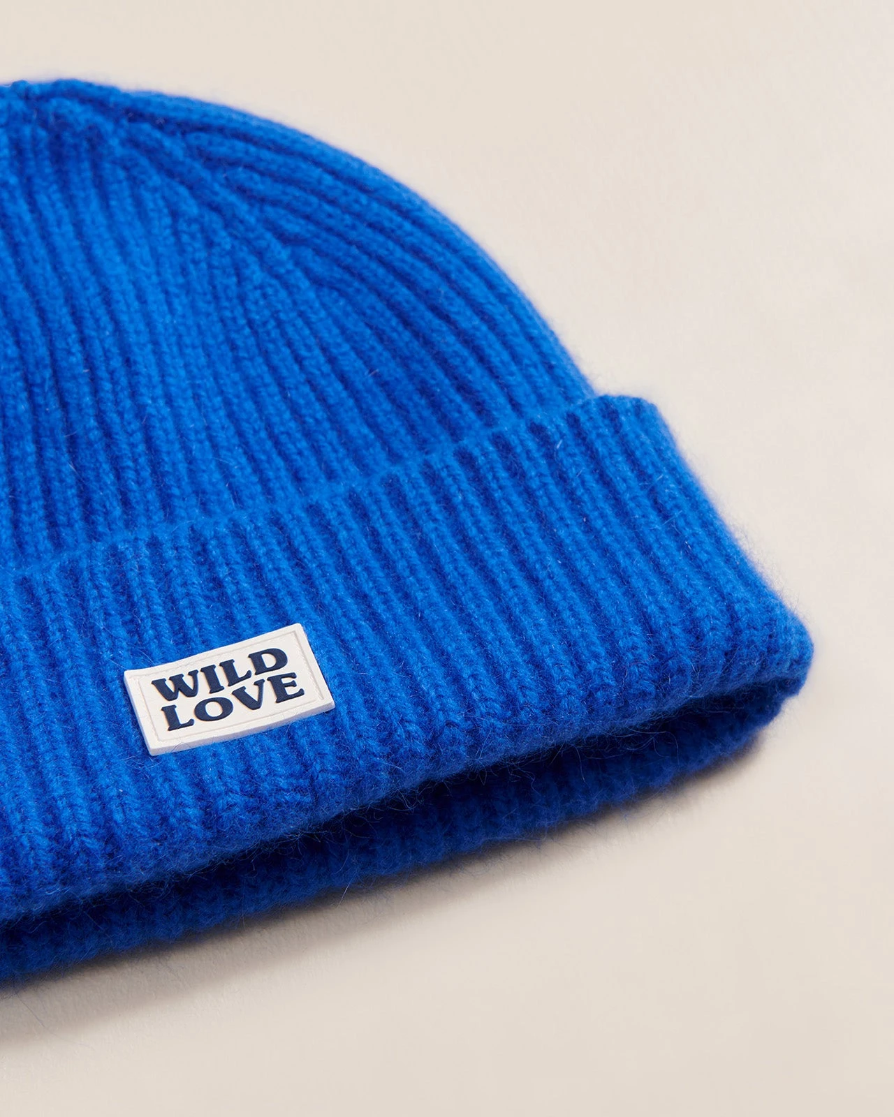 Le Bonnet Chunky Wild Love Adulte - Mackie Of Scotland X émoi émoi - Bleu 3 Le Bonnet Chunky Wild Love Adulte - Mackie Of Scotland X émoi émoi - Bleu