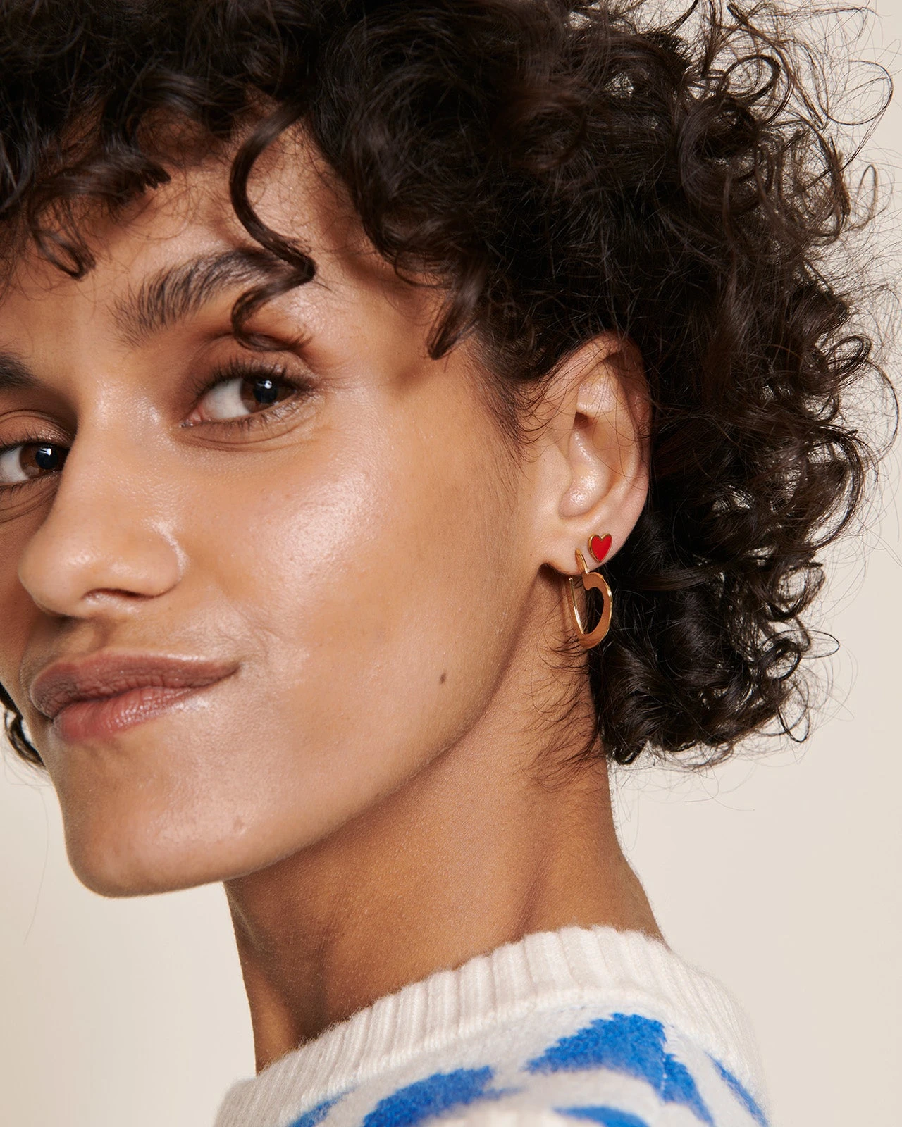 Les Créoles Cœur - Dorées à L'or Fin 24 Carats 7 Les Créoles Cœur - Dorées à L'or Fin 24 Carats – Image 5