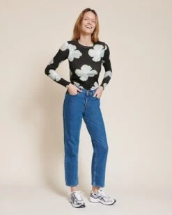 Le Haut Janis En Lyocell - Anémones Des Neiges 23 Le Haut Janis En Lyocell - Anémones Des Neiges -Bijoux Magasin 23WloukoumanemoneT shirtJanisanemonesdesneigesgris jeanindigo emoiemoi 02 153web