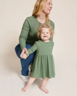 La Robe Romy Enfant En Lyocell - Vert Sauge -Bijoux Magasin 23Wloukoumsaugeroberomyvertsauge t shirtjanisvertsauge jeanindigo emoiemoi 20 1528web