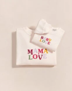Le Duo De Sweats Club Mama Love X Baby Love En Coton Bio - Crème -Bijoux Magasin 23WsweatClub BabyloveClub MamaLoveClub emoiemoi 02 463web fa7efe10 f5be 429b b8fe 9c36900c5bd3