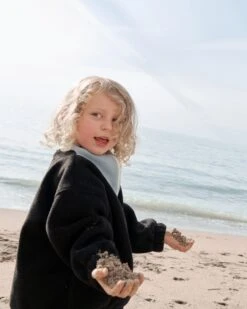 Le Sweat Sun En Polaire Recyclée Et Col Zippé - Gris -Bijoux Magasin 23Wsweattrappeurpolairegrisanthracitesunenfant emoiemoi 07 9982web