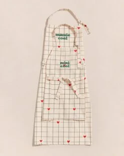 Le Tablier Mamie Cool à Carreaux En Coton Bio - Crème 16 Le Tablier Mamie Cool à Carreaux En Coton Bio - Crème -Bijoux Magasin 23WtablierMamieCoolimprimecarreaux tablierminicoolimprimecarreaux emoiemoi 03 691web