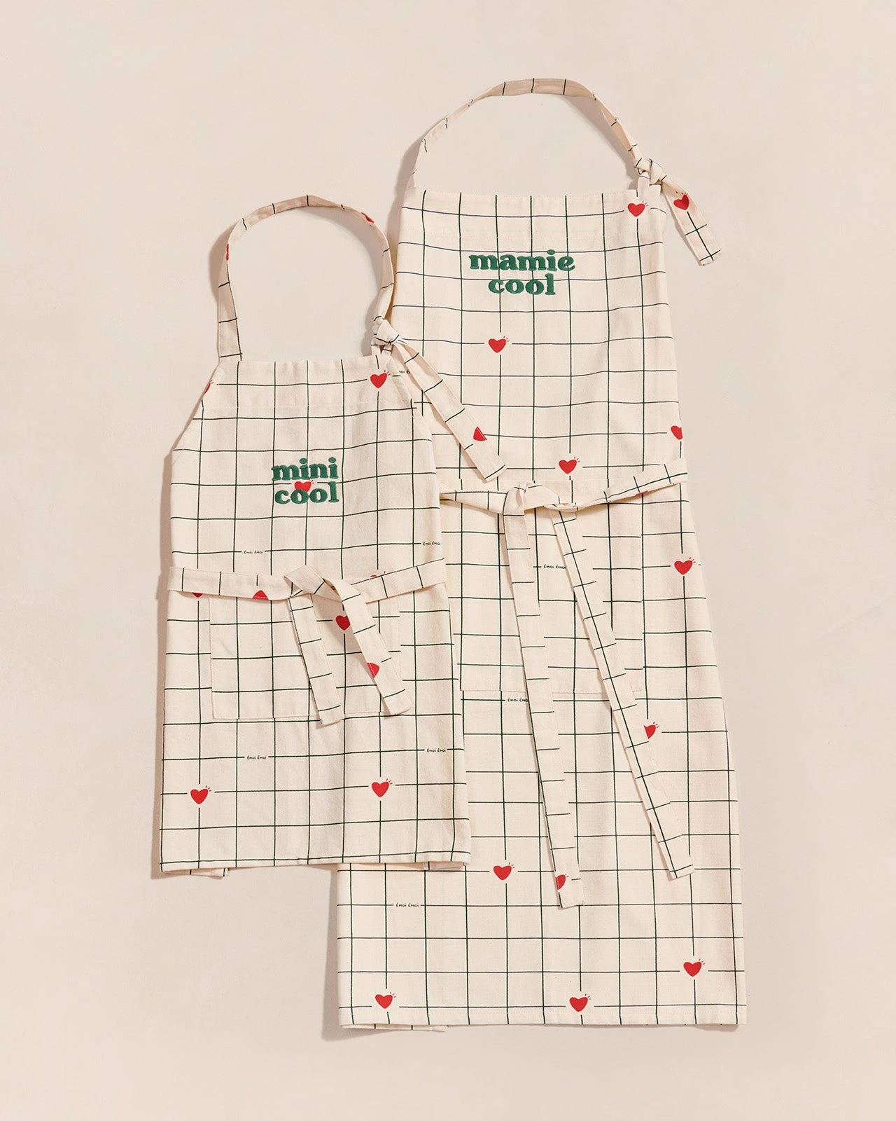 Le Tablier Mamie Cool à Carreaux En Coton Bio - Crème 13 Le Tablier Mamie Cool à Carreaux En Coton Bio - Crème – Image 11