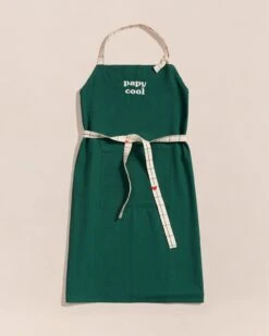 Le Duo De Tabliers Mamie Cool X Papy Cool En Coton Bio -Bijoux Magasin 23WtablierPapyCool emoiemoi 03 702web 5cf49435 93f0 4c87 b619 ed44e9a63fc0