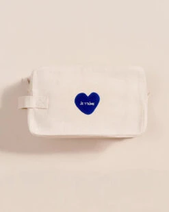 La Trousse Demain Beauty Et émoi émoi -Bijoux Magasin 23Wtroussedetoilettecoeursignature Jet aime emoiemoi 03 797web 545x 9541a2ff 6204 4bc3 85c1 c499f1b2f889