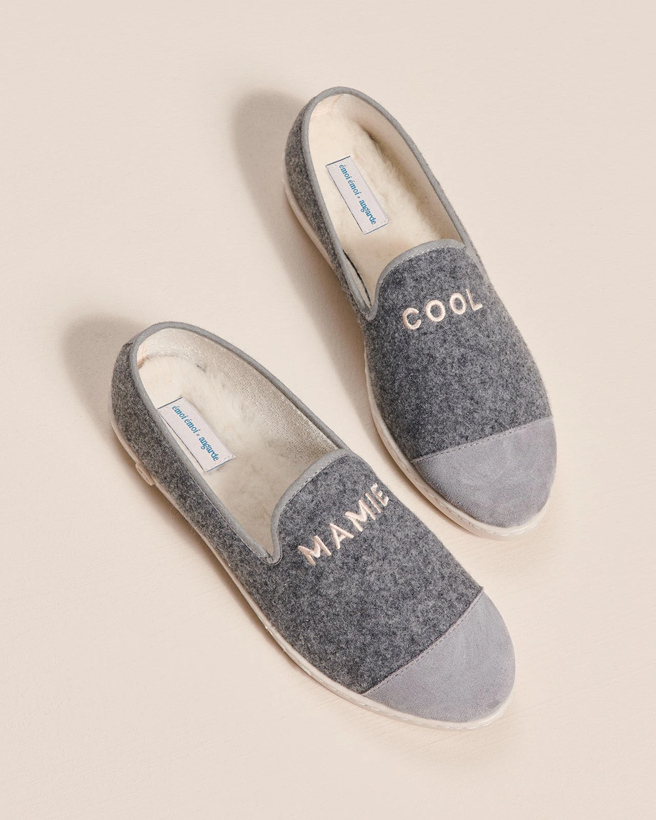 Les Chaussons Mamie Cool Gris - Angarde X émoi émoi 3 Les Chaussons Mamie Cool Gris - Angarde X émoi émoi