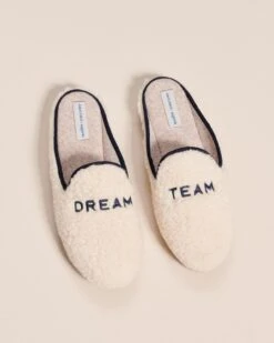 Les Chaussons Dream Team Femme En Laine Bouclette - Angarde X émoi émoi -Bijoux Magasin 23WxAngardemoumoutechaussonsmoumoutedreamteam emoiemoi 15149web