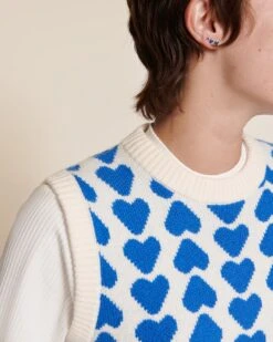 Le Pull Davia Sans Manches En Cachemire - Cœurs Bleus - Hircus X émoi émoi -Bijoux Magasin 23WxHircusPullcoeursallover bouclesd oreillestroiscoeursnavy emoiemoi 31 3281web