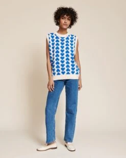 Le Pull Davia Sans Manches En Cachemire - Cœurs Bleus - Hircus X émoi émoi -Bijoux Magasin 23WxHircusPullcoeursallover jeanindigo chainecarree emoiemoi 08 578web