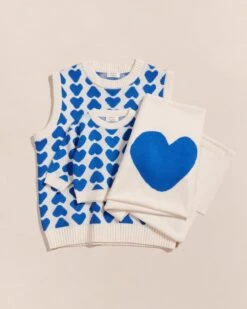 Le Pull Davia Sans Manches En Cachemire - Cœurs Bleus - Hircus X émoi émoi -Bijoux Magasin 23WxHircusPullcoeursalloveradulteenfant couverture emoiemoi 02 334web b09ee774 1ce6 40a7 a5df 61e5469d42e1