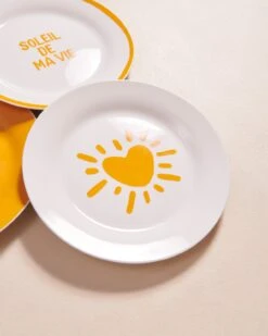 Le Lot De 3 Assiettes - Jaune -Bijoux Magasin 24SAssiettesCoeursolaire soleildemavie enporcelaine jauneemoiemoi 05 0436web b0cb7d6a 45e8 4893 98de b05378d3e755