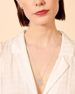 La Médaille Initiale - Argentée - 20mm -Bijoux Magasin 3 65f91eee 431d 48bc 8ed8 ae4dc5bd4c56