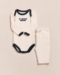 Le Body Le Grand Amour En Coton Bio - Crème -Bijoux Magasin BodyLeGrandAmourPantalonlarscotelecremeenfant1 1280x1600px